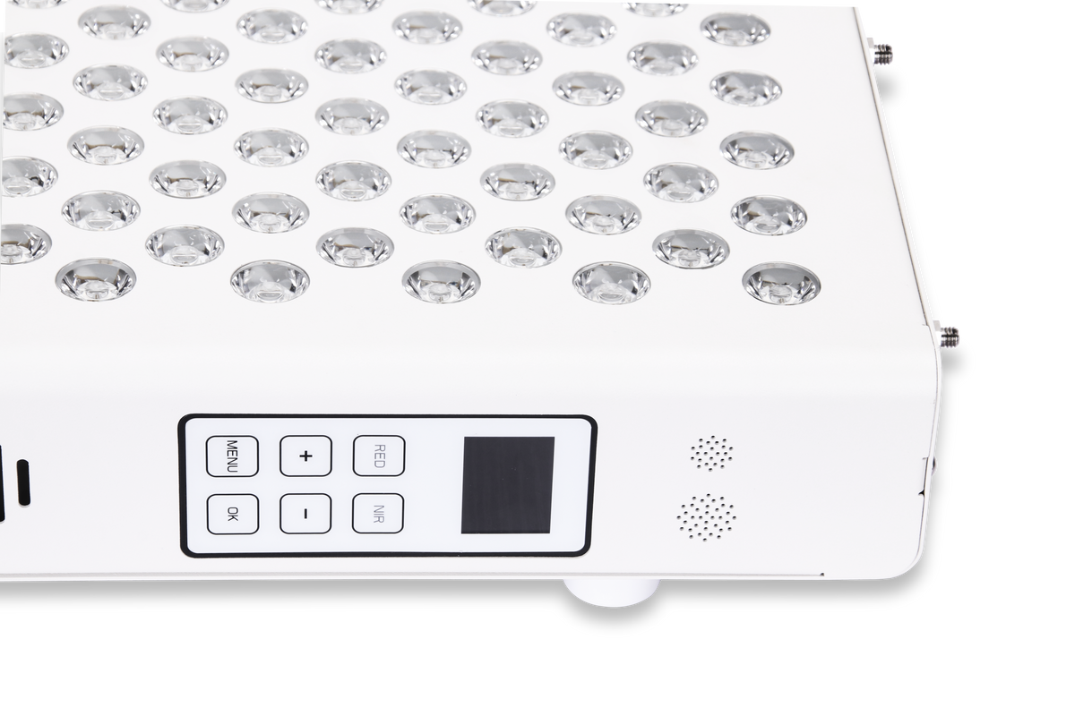 Solgrade Elite 1500 red light panel rear view with cooling fans
